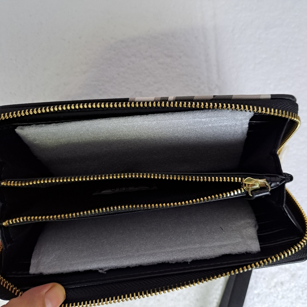 Trina Turk Floral‎ Wristlet Wallet, Zip-Around Continental Wallet - Picture 5 of 9